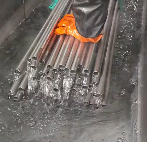 不锈钢管清洗剂怎么选？避开这三个坑，别再花冤枉钱了